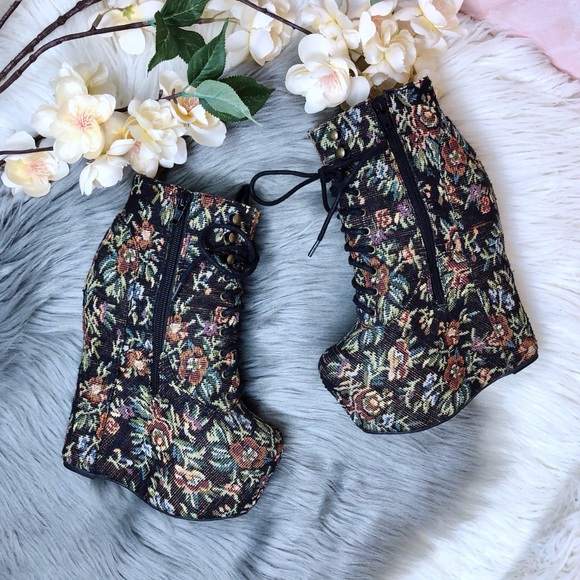 Jeffrey Campbell | Damsel Tapestry Platform Wedges - Picture 5 of 8